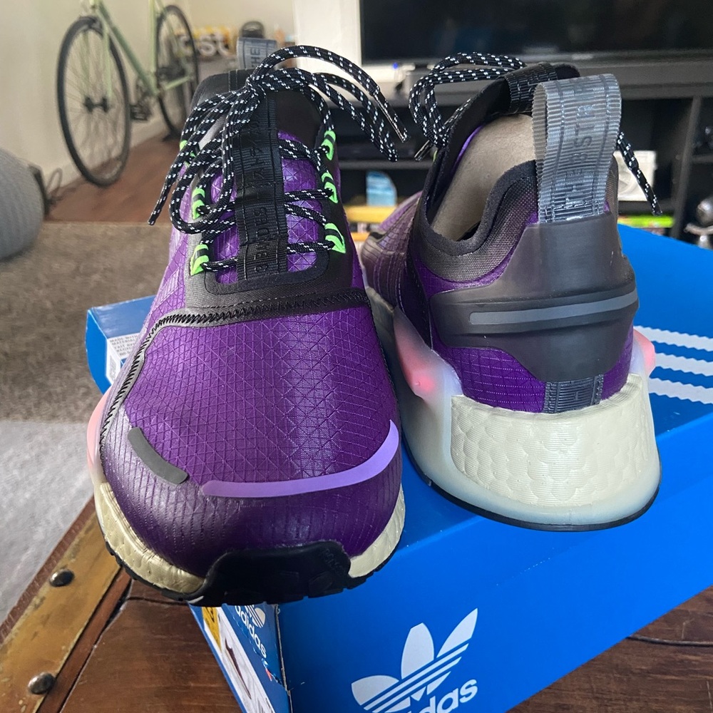 NMD_R1 V3 SHOES Purple - Picture 3 of 9